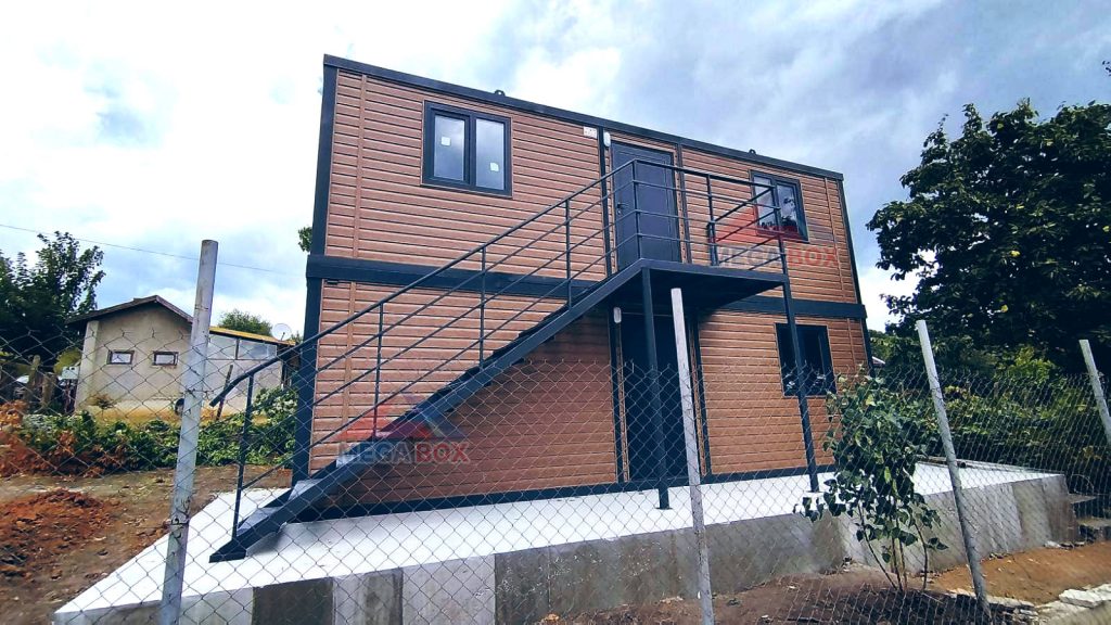 Двуетажна модулна къща